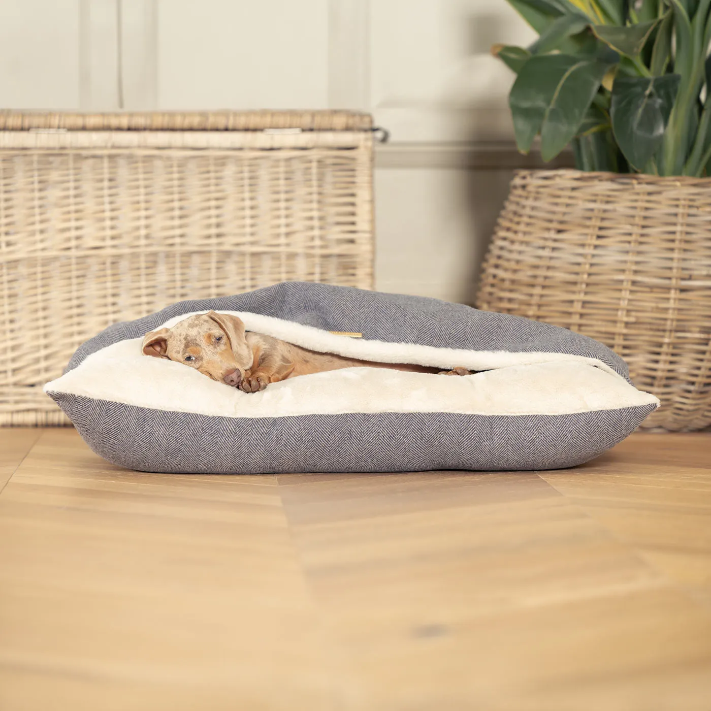 Sleepy Burrows Bed With Removable Cover in Oxford Herringbone by Lords & Labradors